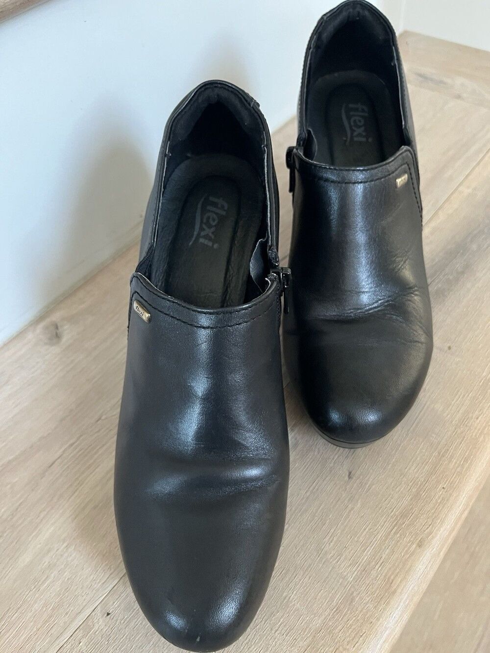Flexi Womens Slip-on Zip Leather Pump Shoes Size 7 Casual